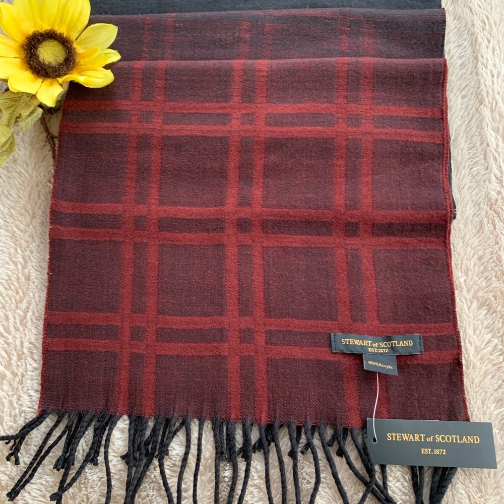 STEWART of SCOTLAND 100% soft acrylic UNISEX scarf / NWT / Deep red and Black